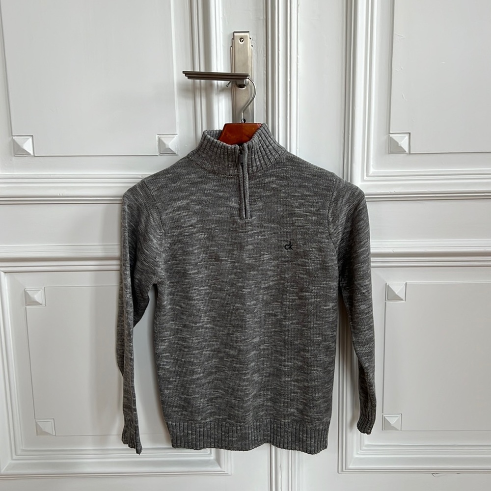 Boys’ Calvin Klein M Gray Sweater